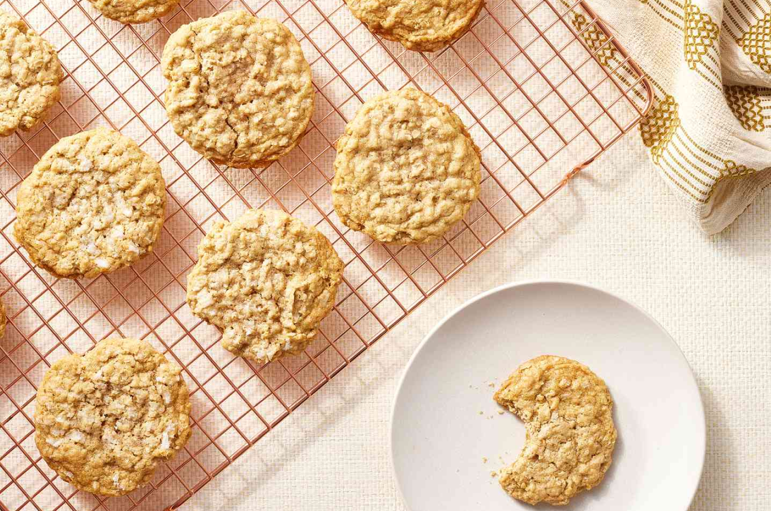 Chewy Oatmeal Cookies with Collagen